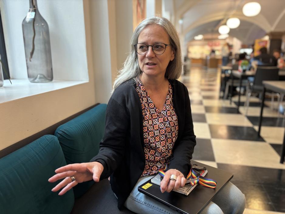 Camilla Eeg-Tverbakk som snakker