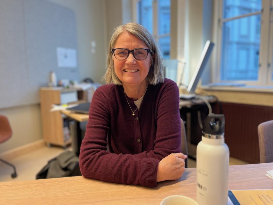 Rektor ved Nissen skole som sitter p&aring; kontoret sitt