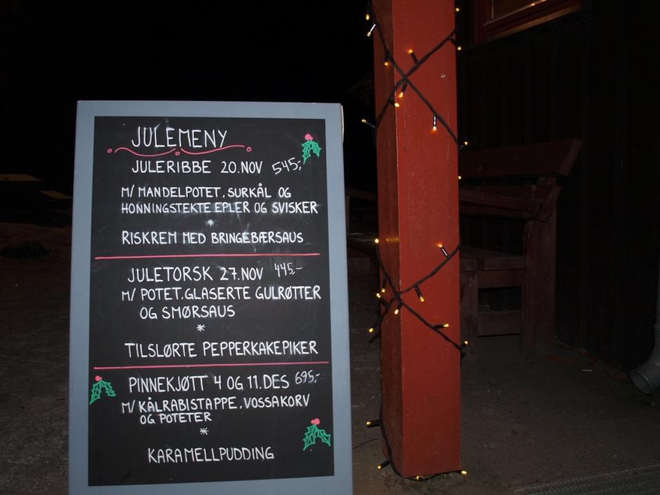 Julemenyen p&aring; Rustadsaga sportsstue