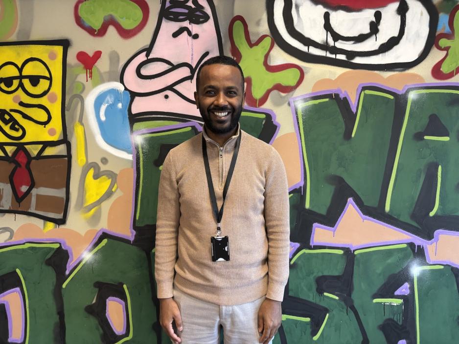 Nahom Haile Jonas p&aring; Alna bydelshus