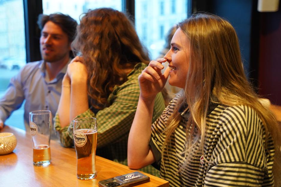 P&aring; bar