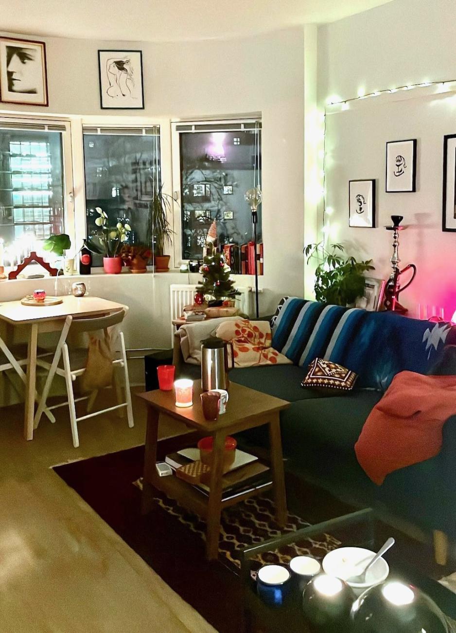 En studentbolig dekorert til jul