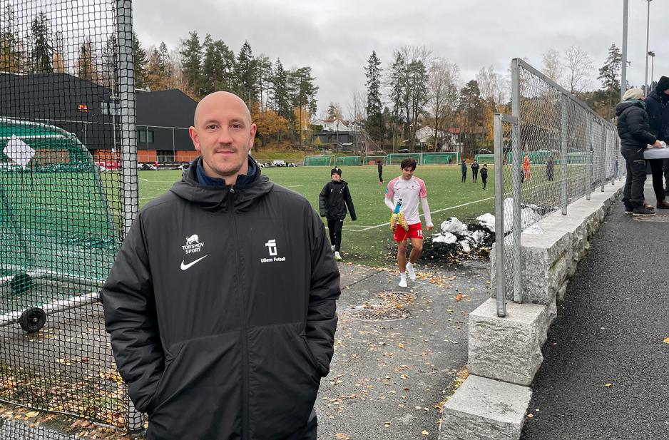 Anders L&uuml;beck trener Ullern siste hjemmekamp 2023