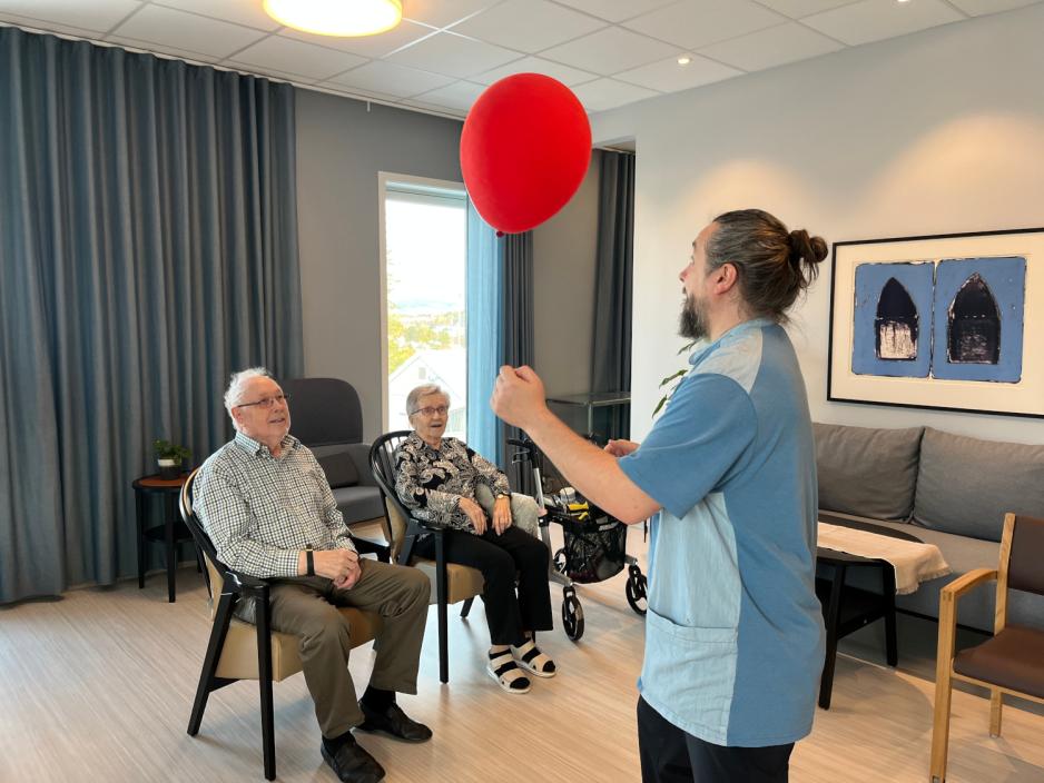 R&oslash;d ballong Lambertseterhjemmet