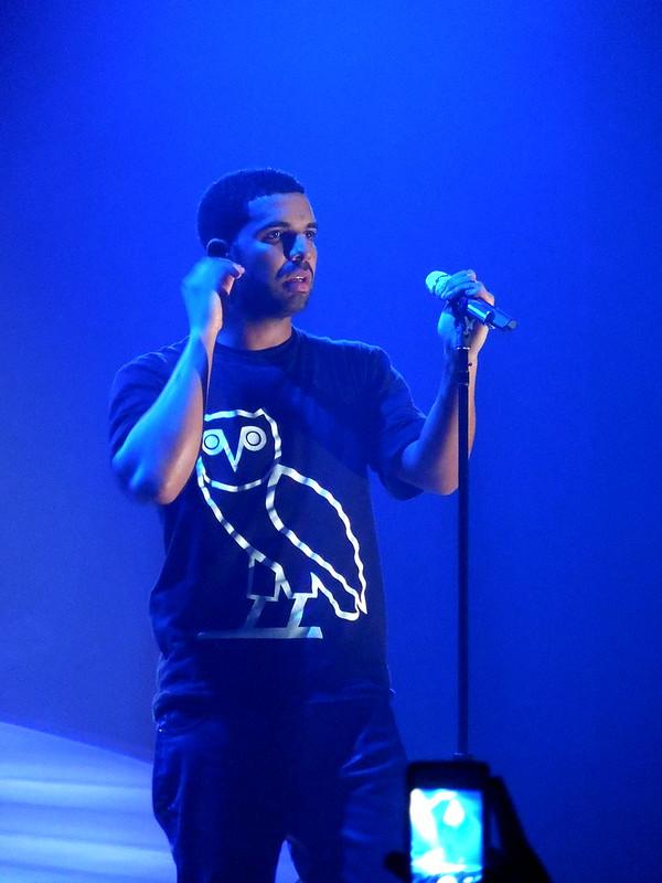 Drake p&aring; scenen