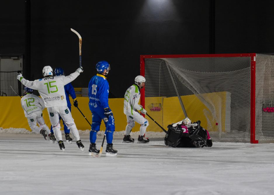 Bandyspillere scorer m&aring;l
