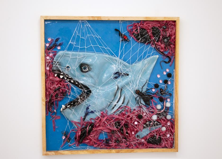 Hai-kunst p&aring; vegg