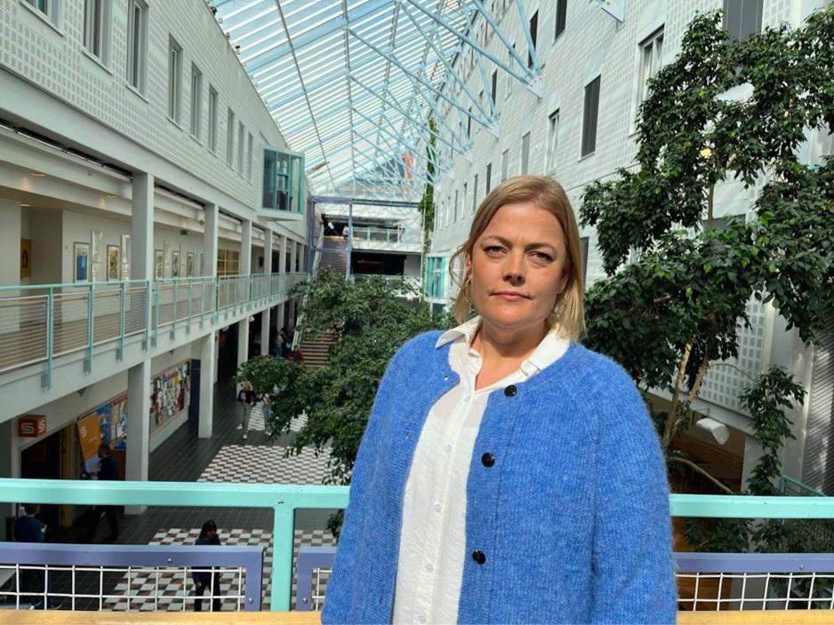 Henriette Kyrrestad, f&oslash;rsteamanuensis ved Universitetet i Troms&oslash;, fotografert inne p&aring; universitetet