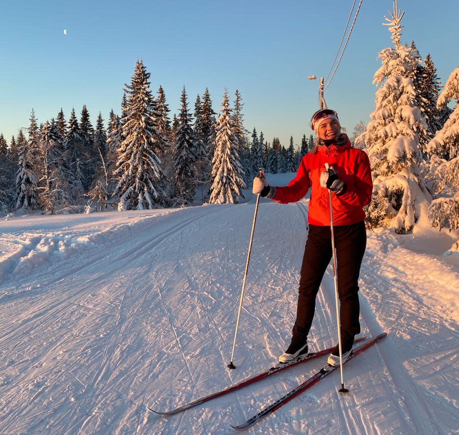 Ingrid Aln&aelig;s p&aring; ski i l&oslash;ypene p&aring; G&aring;sbu. 