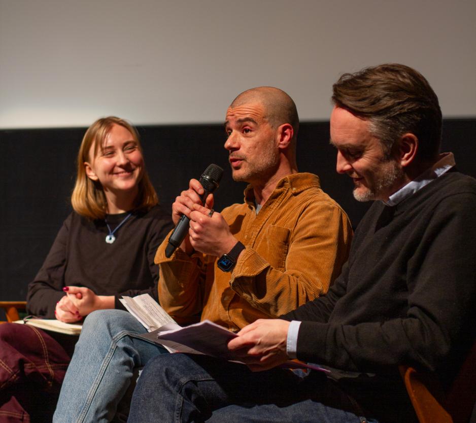 Leo Gabrielsen fotografert p&aring; panelsamtalen etter visningen av filmen "Ping, pong family".