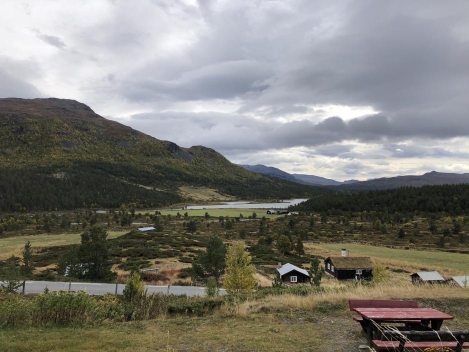Utsikt fra utenfor Hinds&aelig;ter