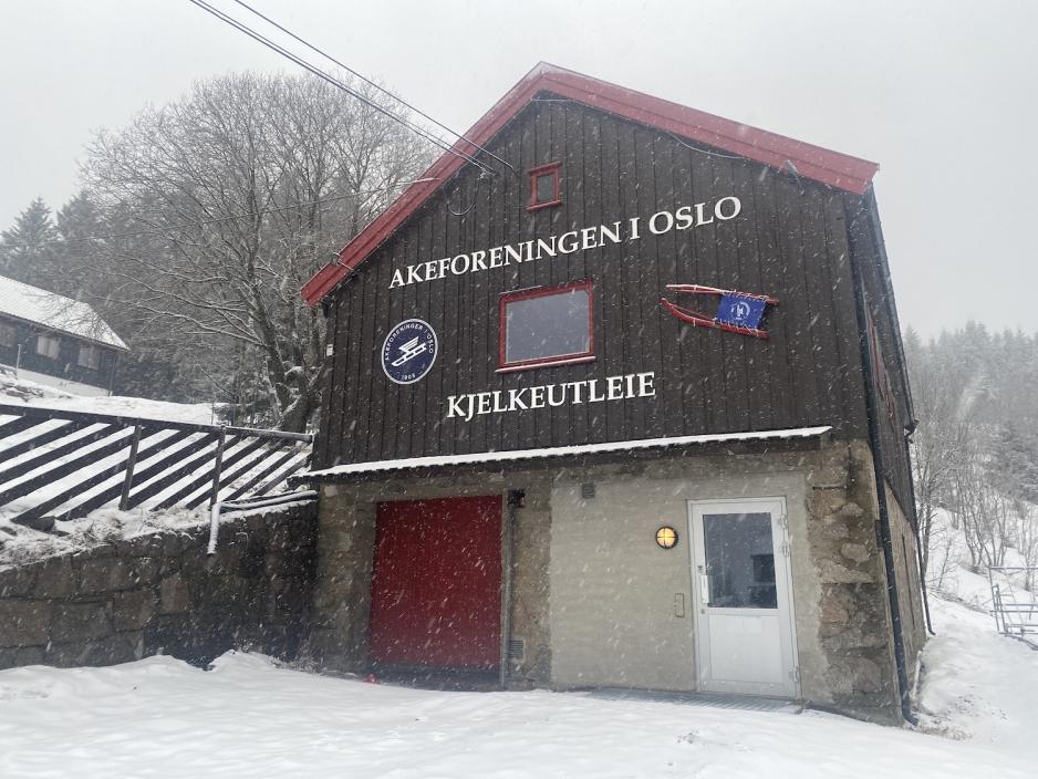 Fasaden p&aring; lokalene til Akeforeningen i Oslo 