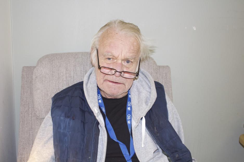 Mann med briller fra rusavdelingen p&aring; Stovnerskogshjemmet