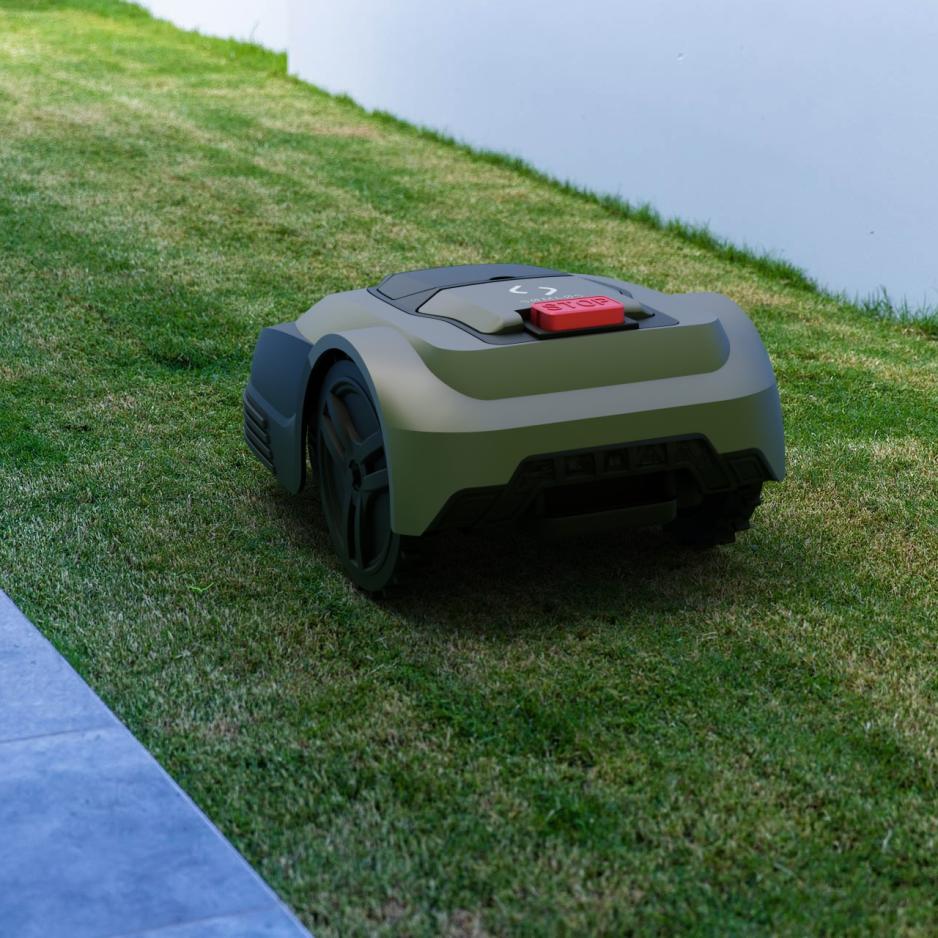 S&oslash;ml&oslash;s robotgressklipper p&aring; gresset