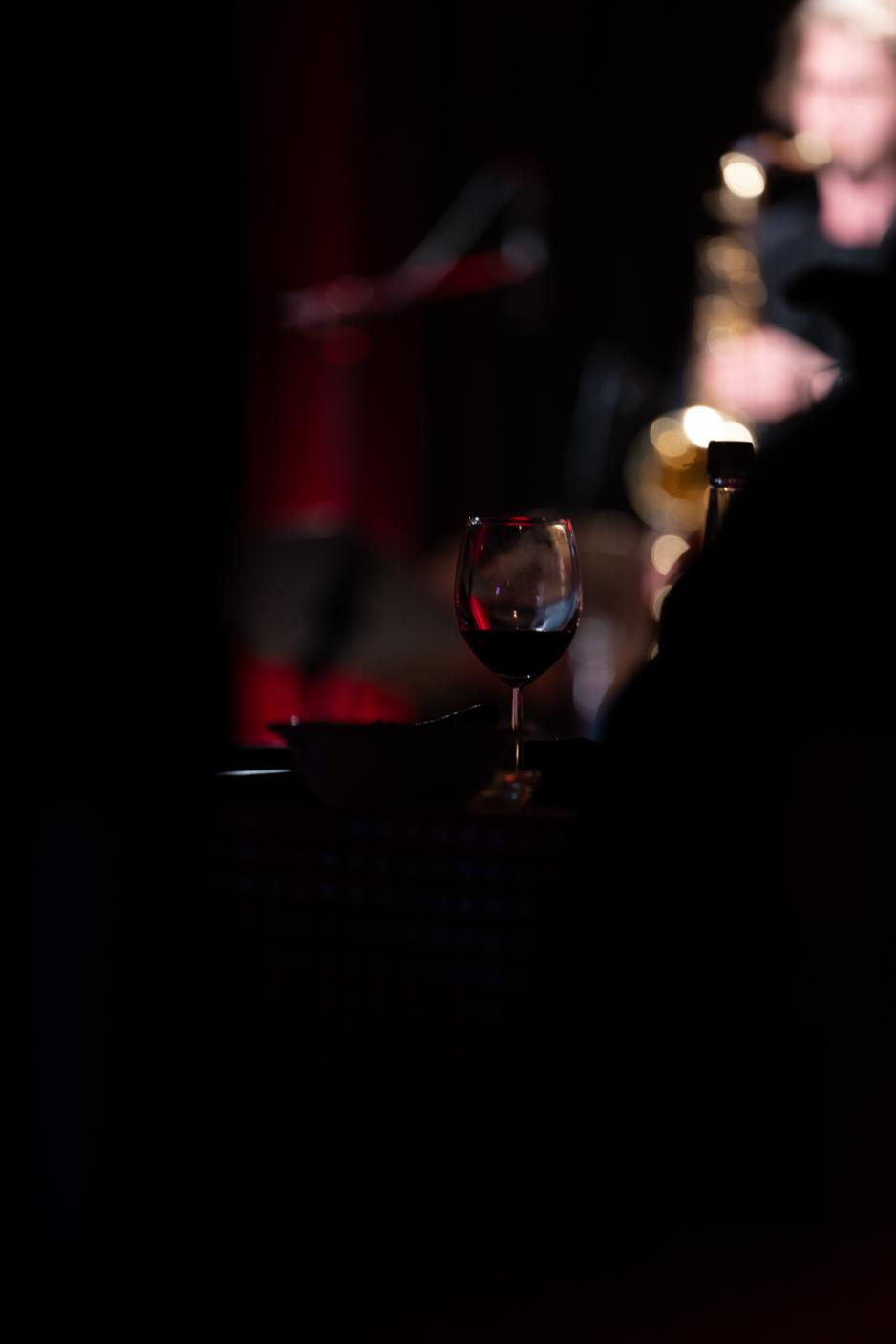 R&oslash;dvinsglass