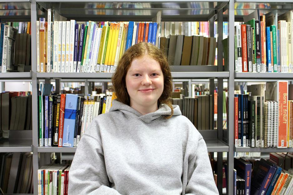 Oda foran bibliotekb&oslash;ker
