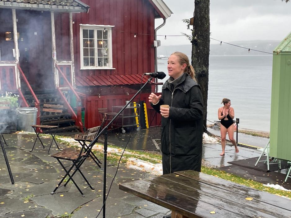 Ragna Marie Fjeld er generalsekret&aelig;r i Oslo Badstuforening. Hun holdt en kort tale f&oslash;r &aring;pningsseremonien.