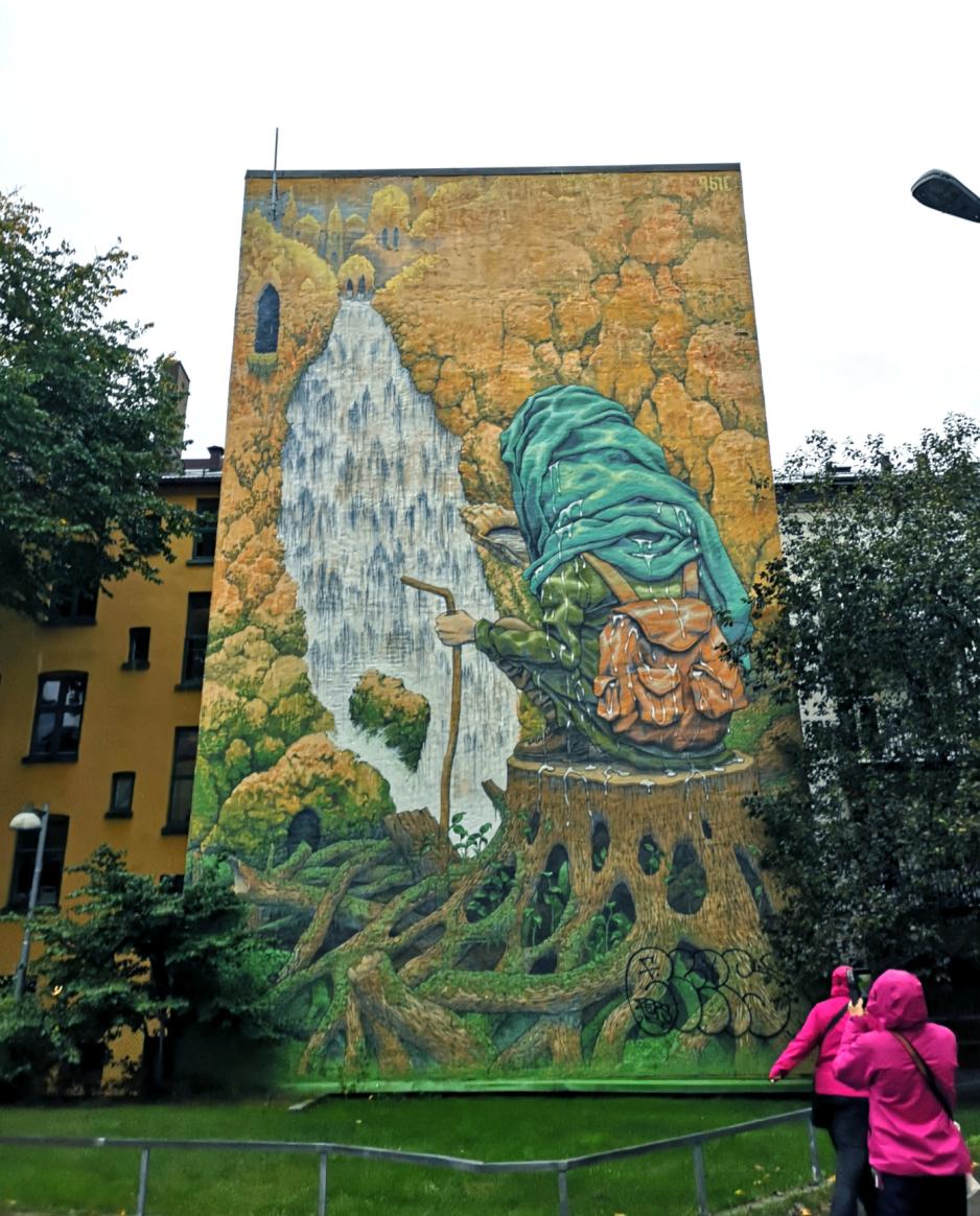 Gatekunstneren Rustam Qbic sitt verk &laquo;Water of life&raquo; p&aring; T&oslash;yen