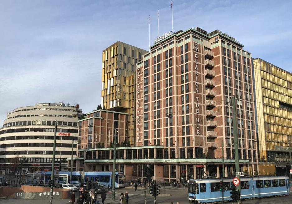 Kollektivknutepunktet p&aring; Europar&aring;dets plass i Oslo.