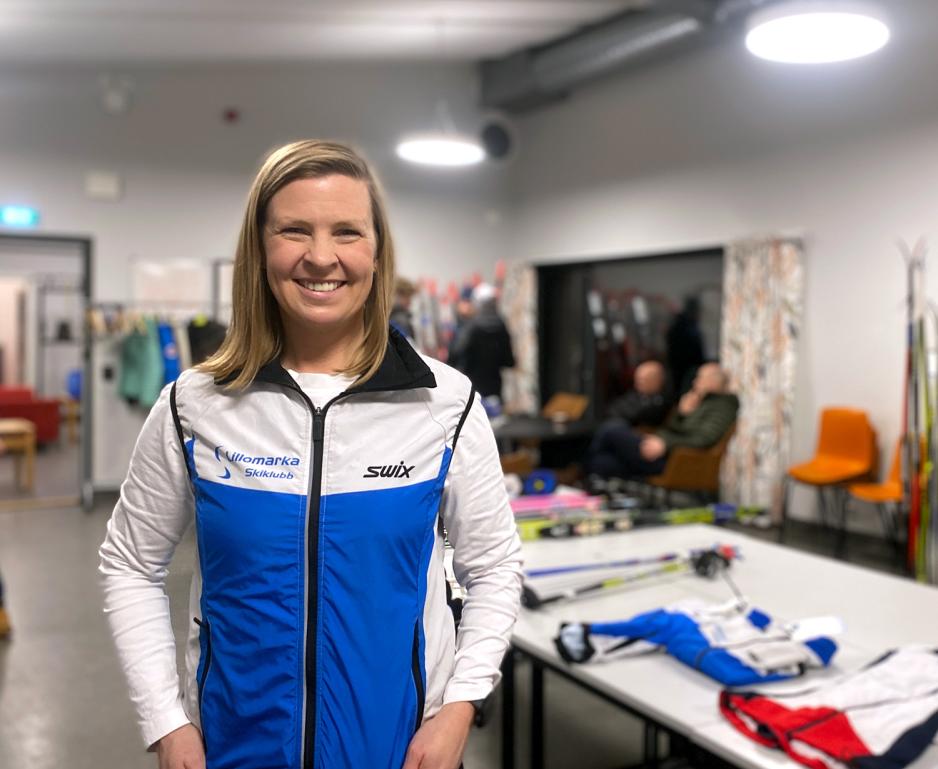 Sportslig leder Tiril Friid-Haugelund var tilstedet p&aring; utsalget av skiutstyr. 
