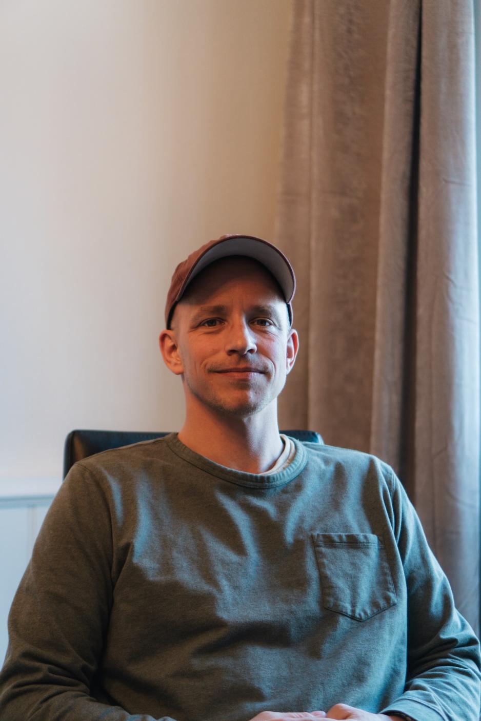 Karl Johan Kj&oslash;de p&aring; et kontor