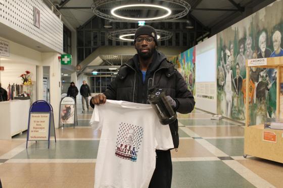 Artisten Kingzy mener at tilbud som prosjektrommet her p&aring; Roms&aring;s er viktig for unge. Foto: Vetle Hvitsand 