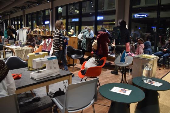 Klesbyttemarkedet p&aring; Deichmann Lambertseter under Ombruksuka