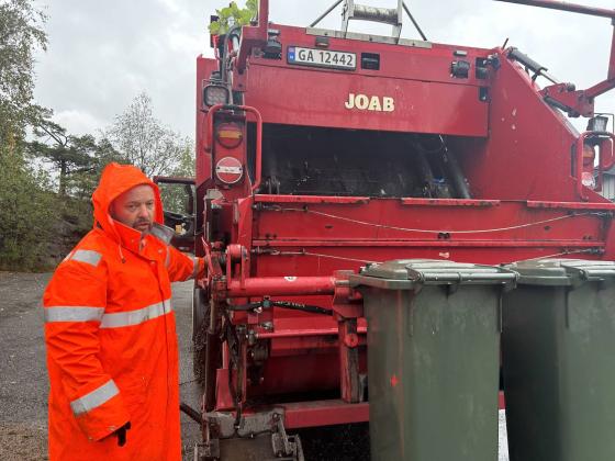 T&oslash;mming av 2 dunker samtidig