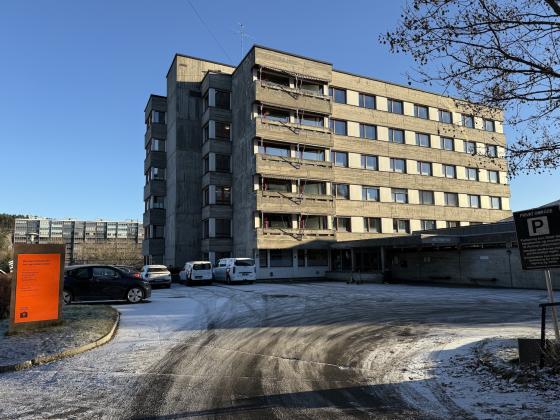 Bilde av det gamle Ammerudhjemmet som st&aring;r tomt