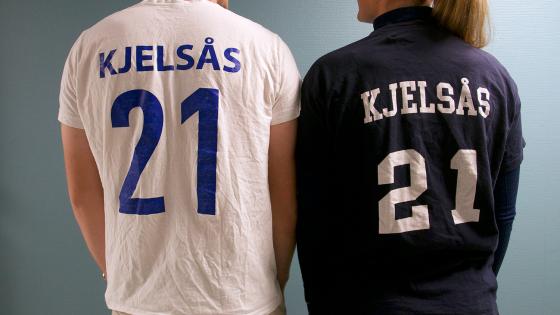 T-skjorter med Kjels&aring;s og 21 bakp&aring;