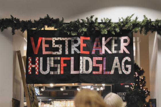 Hjemmelaget tekstilbanner p&aring; Vestre Aker Husflidslags julemarked