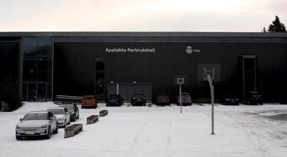 Utsiden av Apall&oslash;kka idrettshall
