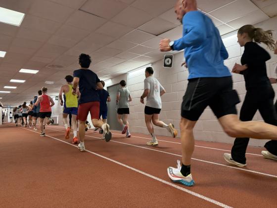 L&oslash;peb&oslash;lgen inntar innend&oslash;rsbanen p&aring; Bislett.