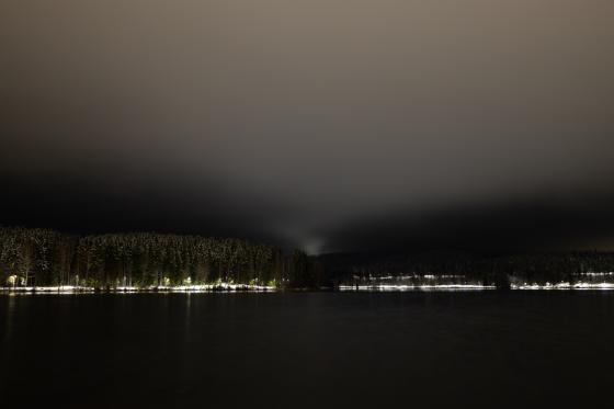 Sognsvann. Lysl&oslash;ypene f&aring;r mindre lys p&aring; kvelden og morgenen
