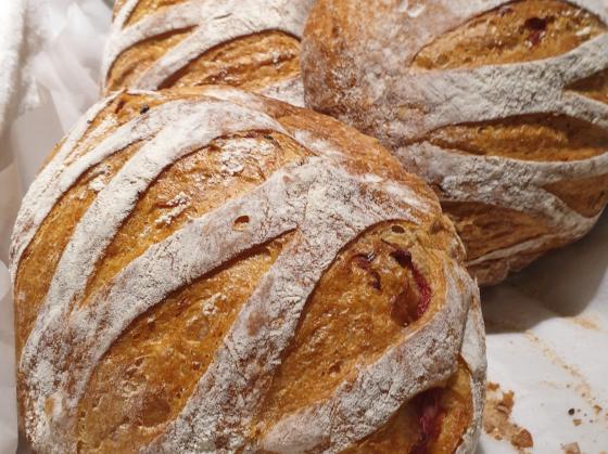 Runde steinovnsbr&oslash;d med m&oslash;nster