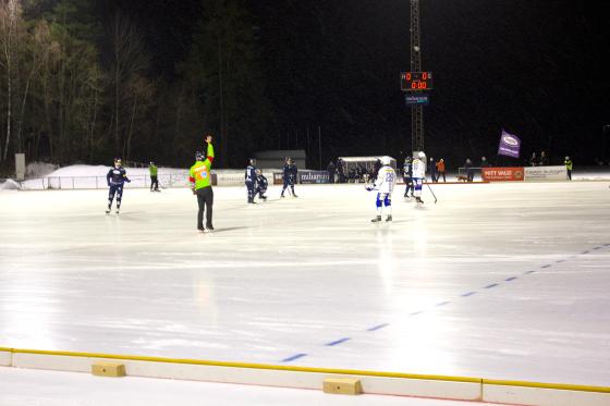 Bandyspillere f&oslash;r kamp