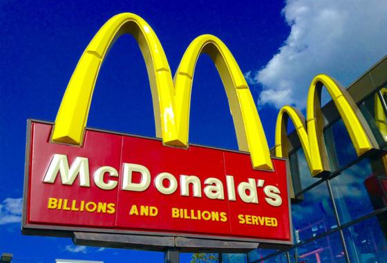 bilde av Mcdonald logo i gul og r&oslash;d farge