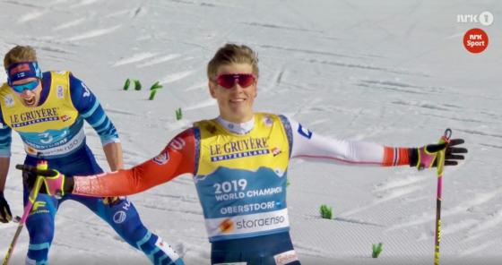Johannes H&oslash;sflot Kl&aelig;bo vinner lagsprinten i Oberstdorf 2021