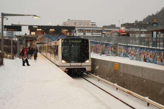 T-banen p&aring; Skullerud i fullt sn&oslash;v&aelig;r