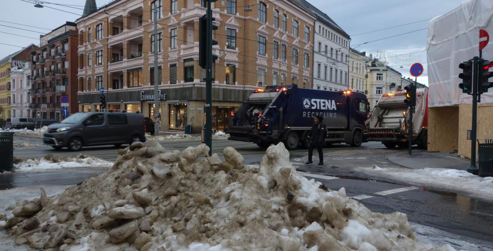 sn&oslash;dunge foran veikryss.