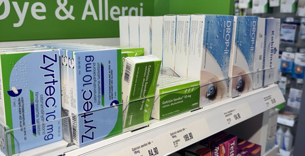 hyller med allergimedisin
