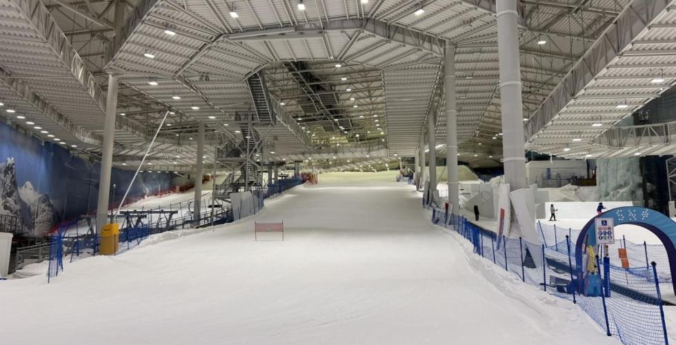 Inne i SN&Oslash;-hallen p&aring; L&oslash;renskog
