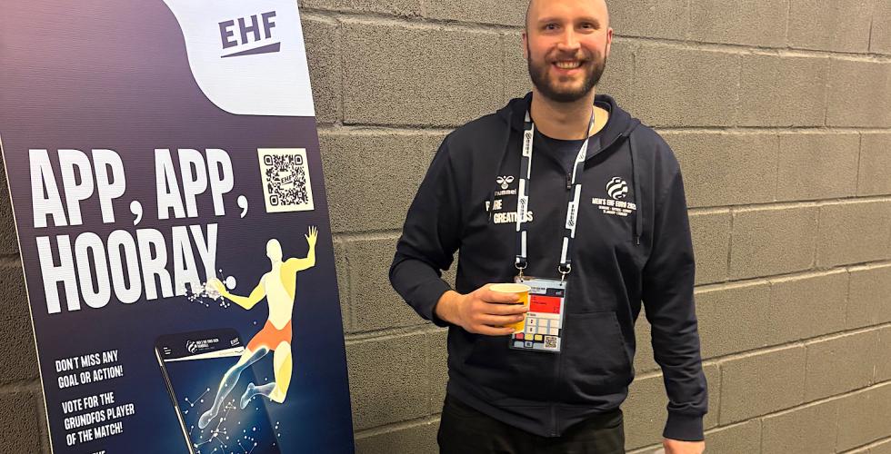 Christoffer N&aelig;ss er frivillig under h&aring;ndball EM i Unity arena