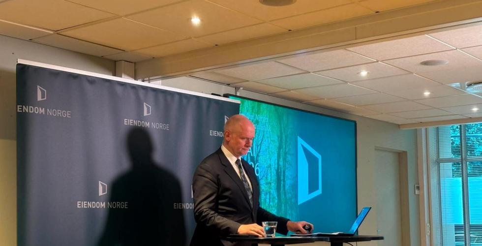 presenterer boligmarkedet