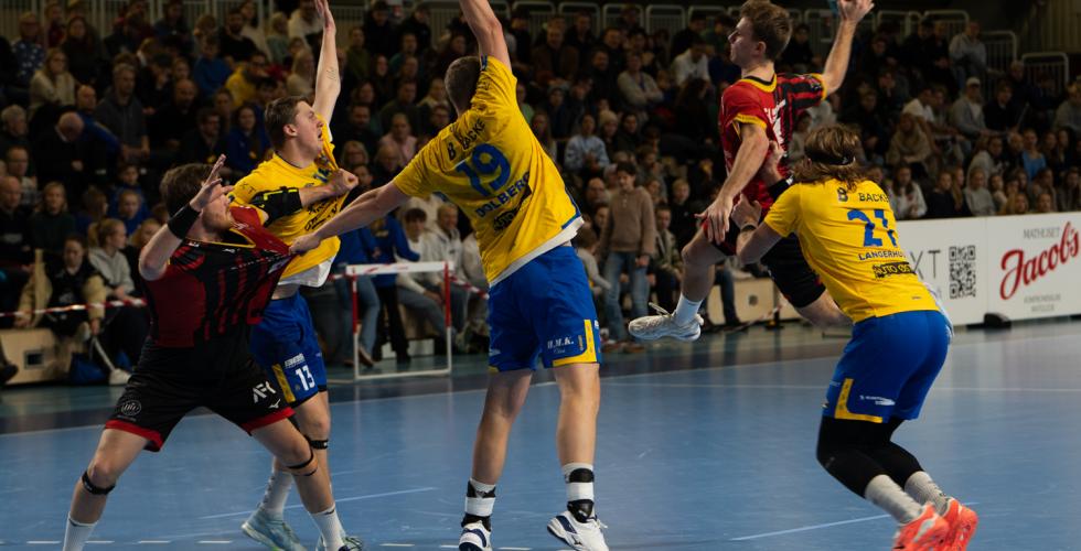 Bsk mot &oslash;if i full duell