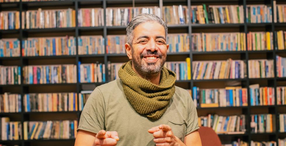 Komiker Yousef Hadoui p&aring; litteraturhuset.